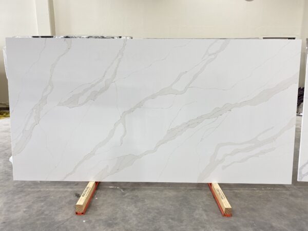 A slab of white marble with no paint.